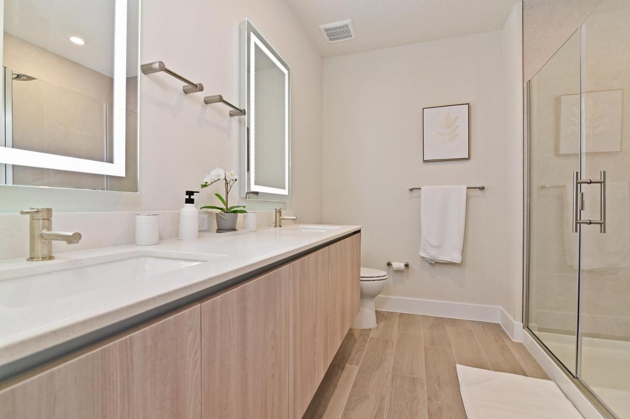 Ferienhaus New Modern & Spacious Townhouse Near - 4br And 3fb